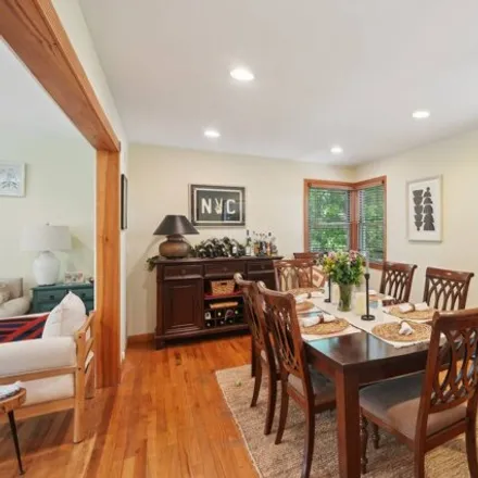 Image 5 - 275 W 261st St, New York, 10471 - House for sale