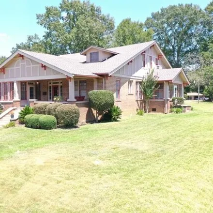 Buy this 6 bed house on 201 West 10th Street in Laurel, MS 39440