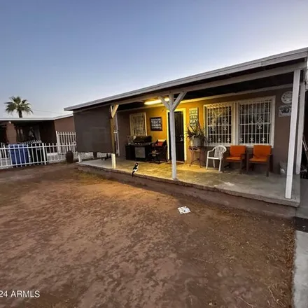 Buy this 2 bed house on 5242 South 11th Avenue in Phoenix, AZ 85041