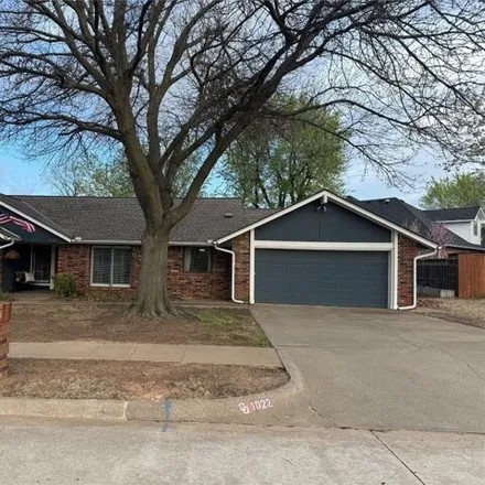 Buy this 3 bed house on 1096 Meadow Ridge Road in Norman, OK 73072