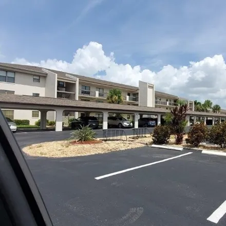 Rent this 2 bed condo on unnamed road in Fishermens Village, Punta Gorda