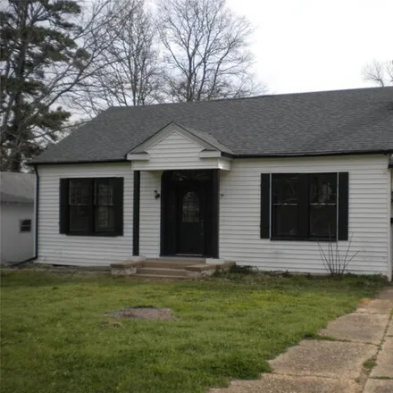 Buy this 5 bed house on 377 Jefferson Street in Mansfield, Mansfield