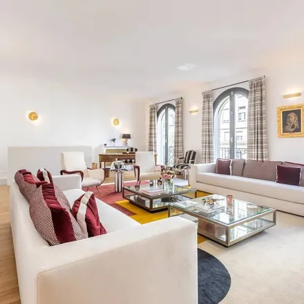Rent this 4 bed apartment on Paris