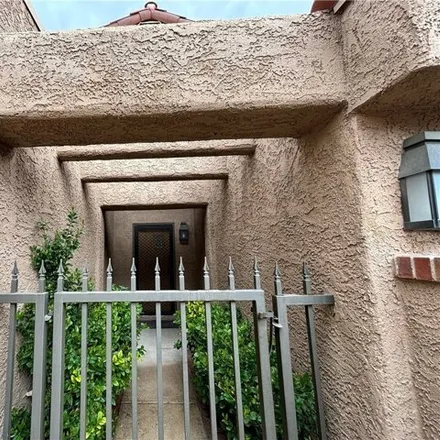 Image 4 - 7470 Mission Hills Drive, Spring Valley, NV 89113, USA - Townhouse for rent
