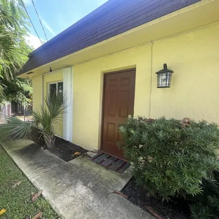 Rent this studio house on 845 Northeast 2nd Avenue in Delray Beach, FL 33444