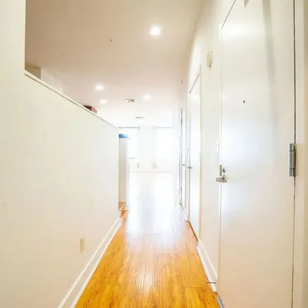 Rent this 1 bed apartment on Mercury in South Western Avenue, Los Angeles