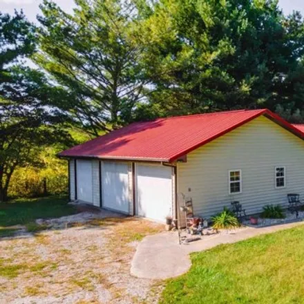Buy this 5 bed house on 1187 Old Cuba Road in Pulaski County, KY 42567