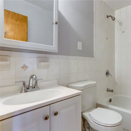 Image 4 - 642 East 103rd Street, New York, NY 11236, USA - Townhouse for sale