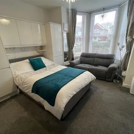 Rent this 1 bed apartment on Botley Gardens in Southampton, SO19 0SW