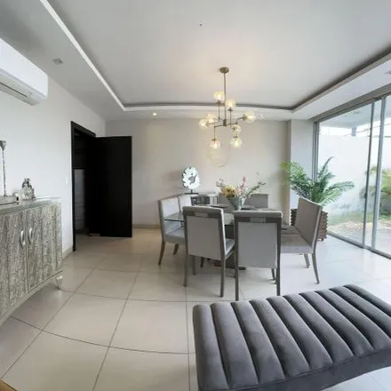 Rent this 3 bed apartment on unnamed road in 092302, Samborondón