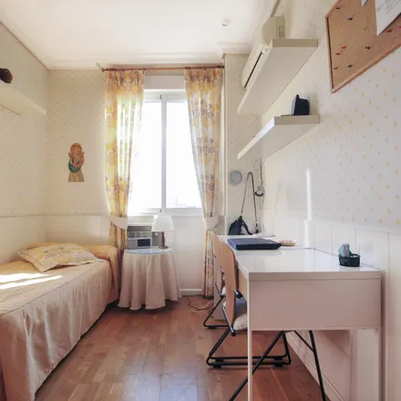Rent this 4 bed room on Calle de Juan Ramón Jiménez in 2, 28046 Madrid