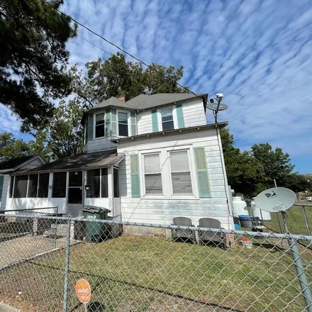 Buy this 4 bed house on 17 West Oakland Avenue in Marigold Heights, Sumter