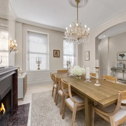 Image 3 - 161 East 74th Street, New York, NY 10021, USA - Townhouse for sale
