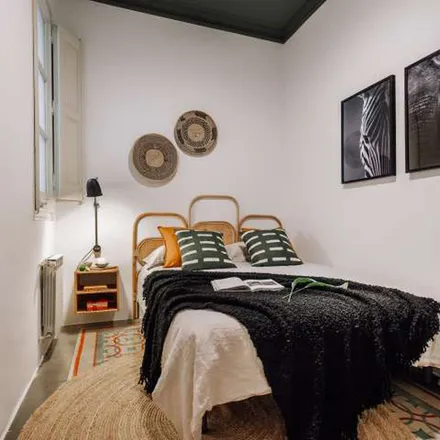 Rent this 2 bed apartment on Carrer de Viladomat in 123, 08001 Barcelona