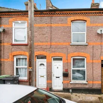 Buy this 2 bed townhouse on Cambridge Street in Luton, LU1 3QU