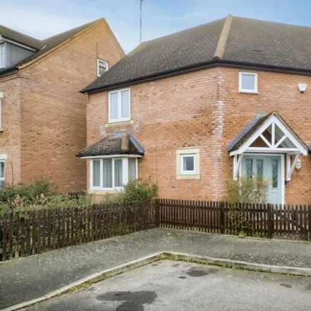 Buy this 3 bed house on Buchan Close in Stratford-upon-Avon, CV37 7LL