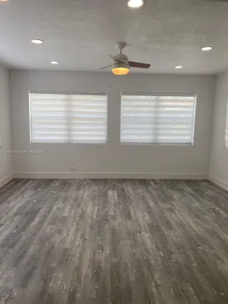 Image 3 - 710 Northeast 169th Street, North Miami Beach, FL 33162, USA - House for rent