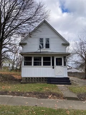 Buy this 2 bed house on 2191 6th Street Southwest in Akron, OH 44314
