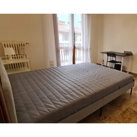 Rent this 3 bed room on Viale Divisione Julia 63 in 36100 Vicenza VI, Italy