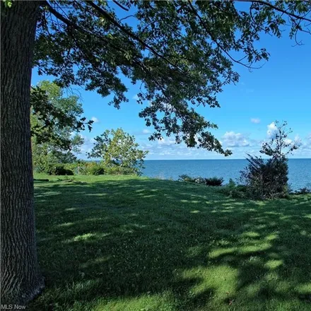 Image 5 - 33011 Lakeshore Boulevard, Lakeline, Willowick, OH 44095, USA - House for sale