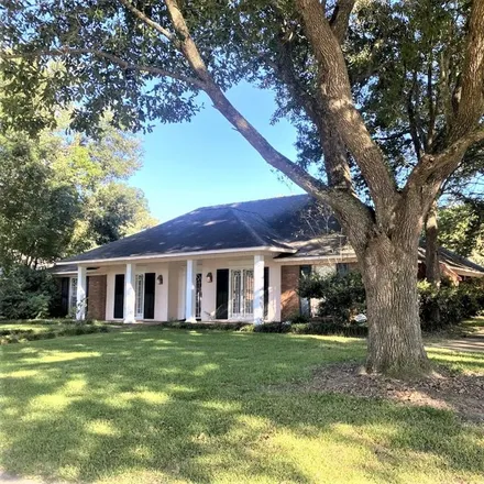 Buy this 3 bed house on 101 Arrowhead Drive in Natchez, MS 39120