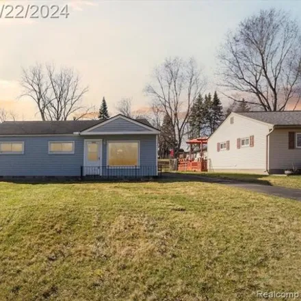 Buy this 3 bed house on 2540 James Road in Auburn Hills, MI 48326