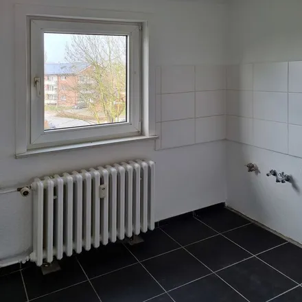Rent this 3 bed apartment on Im Herbrand 36 in 59229 Ahlen, Germany