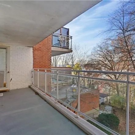 Image 5 - 2575 Palisade Avenue, New York, NY 10463, USA - Apartment for sale