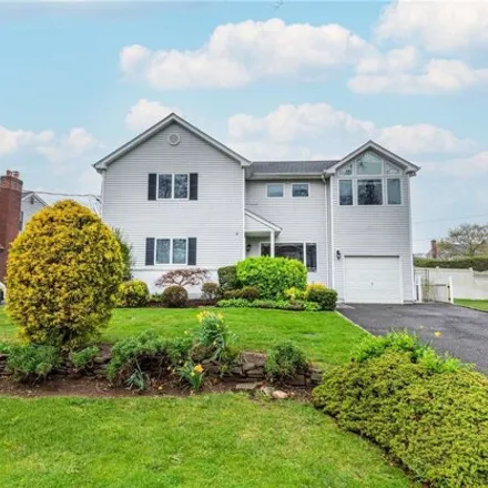 Buy this 4 bed house on 12 Willow Place in Glen Head, Oyster Bay