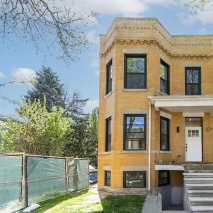 Buy this 5 bed house on 3922 North Paulina Street in Chicago, IL 60613