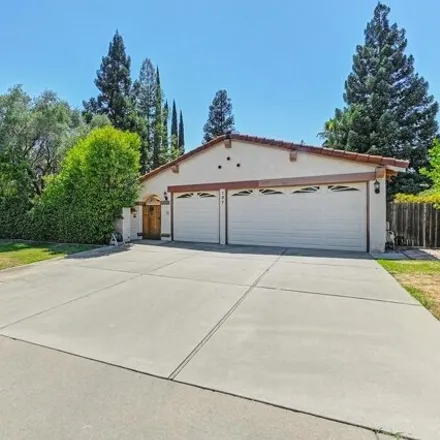 Buy this 3 bed house on 107 Cypress Ln in Roseville, California