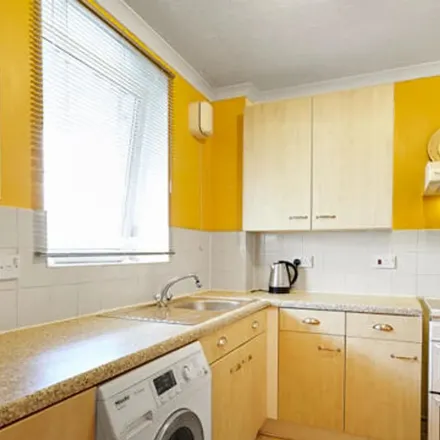 Rent this 1 bed apartment on Chater House in Roman Road, London