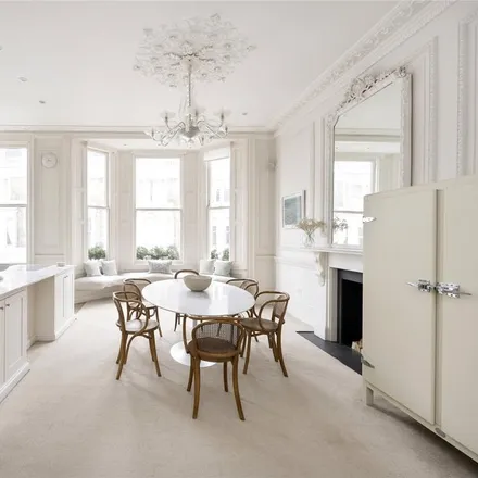 Rent this 3 bed apartment on 21 Stafford Terrace in London, W8 7BG