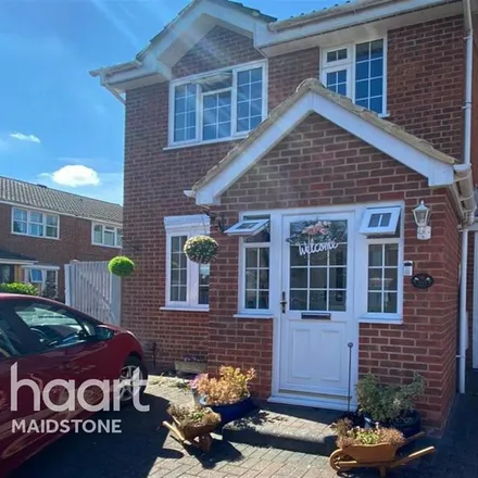 Rent this 3 bed house on Finglesham Court in Maidstone, ME15 7HZ