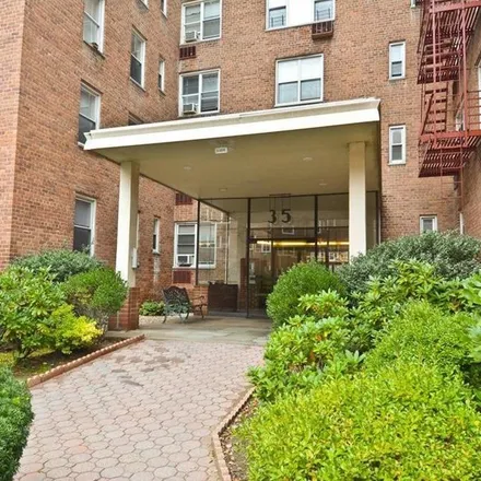Rent this 1 bed apartment on 35 East Hartsdale Avenue in Hartsdale, Greenburgh