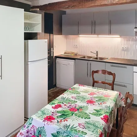 Rent this 3 bed apartment on Le Grillon in 608 Avenue du Languedoc, 82500 Beaumont-de-Lomagne