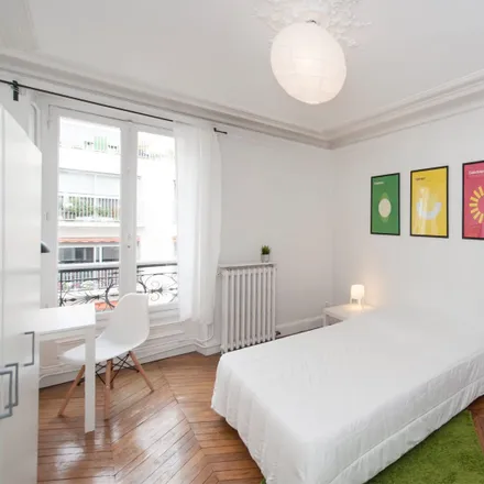 Rent this 5 bed room on 21 rue Singer