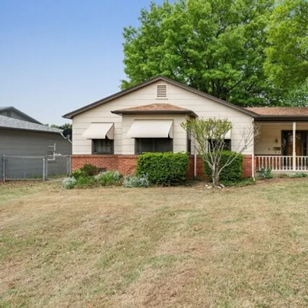 Buy this 3 bed house on 823 Magnolia Avenue in Arkansas City, KS 67005