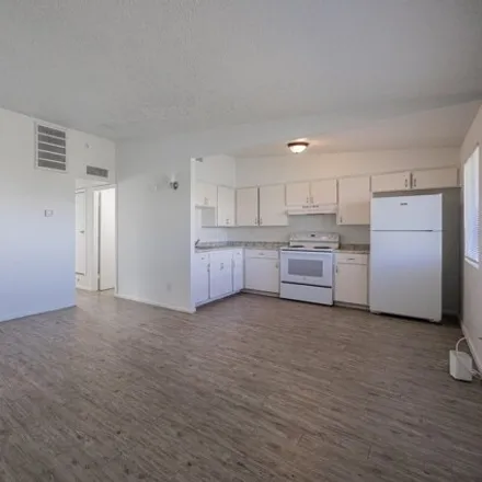 Image 3 - 2153 West Devonshire Avenue, Phoenix, AZ 85015, USA - Apartment for rent