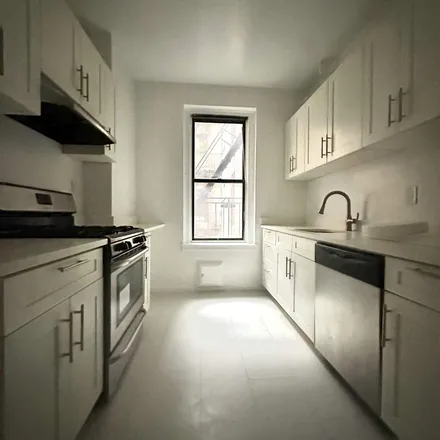 Image 3 - 5008 Broadway, New York, NY 10034, USA - Apartment for rent