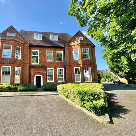 Rent this 3 bed apartment on Old Orchard House in Falmouth Avenue, Newmarket