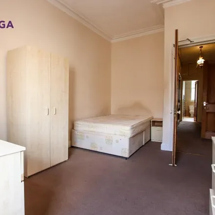 Rent this 4 bed apartment on 35 Bruntsfield Gardens in City of Edinburgh, EH10 4EP