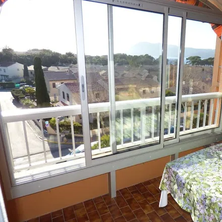 Rent this 1 bed apartment on Saint-Mandrier-sur-Mer in Quai Jean Jaurès, 83430 Saint-Mandrier-sur-Mer