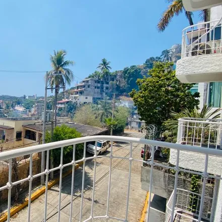 Buy this 3 bed apartment on Avenida Flamingos in Fraccionamiento Las Playas, 39300 Acapulco