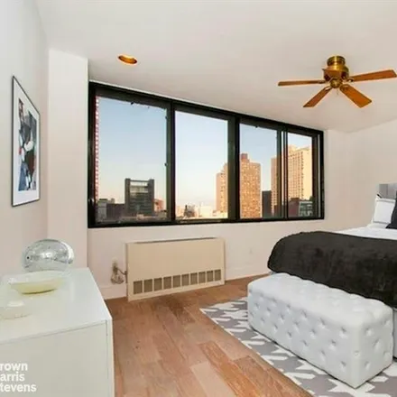 Image 4 - 300 EAST 90TH STREET 9B in New York - Apartment for sale