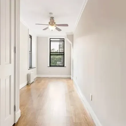 Image 6 - 653 9th Avenue, New York, NY 10036, USA - Apartment for rent