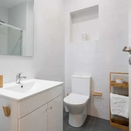 Rent this 2 bed apartment on Rua Rocha Leão in 4430-647 Vila Nova de Gaia, Portugal