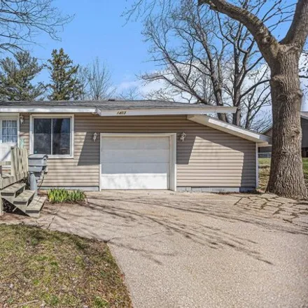 Buy this 3 bed house on 1399 Woodlawn Avenue in Grand Haven, MI 49417