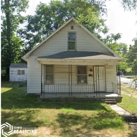 Buy this 2 bed house on 490 South 11th Street in Keokuk, IA 52632