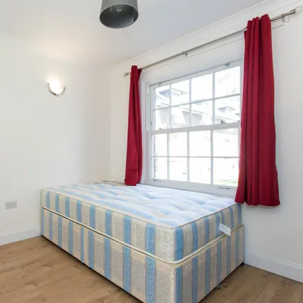 Image 1 - 75 Mellitus Street, London, W12 0AT, United Kingdom - Room for rent